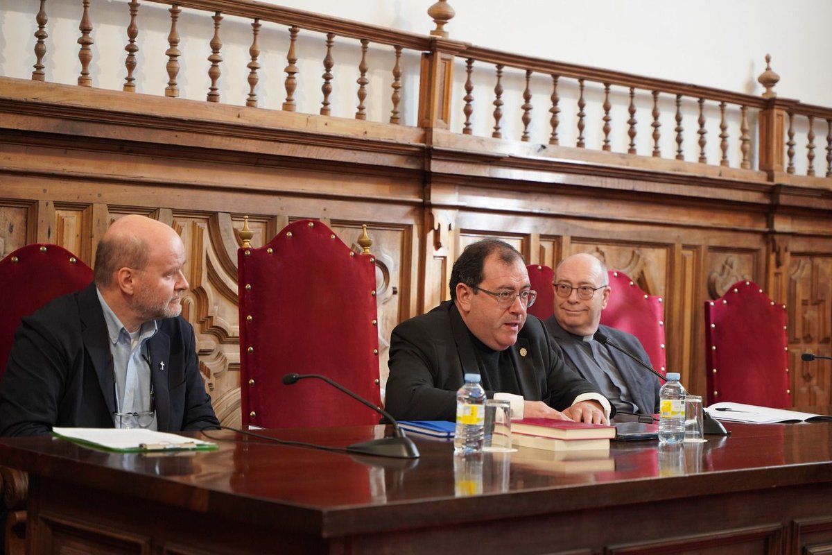 upsa's tweet image. 🎓 La Facultad de #Teología ha propuesto hoy en una Jornada, patrocinada por la Cátedra Henry Newman, una relectura de las fuentes contemporáneas sobre el #Concilio de #Nicea 👉🏻 Amplía aquí la información: upsa.es/actualidad/teo…