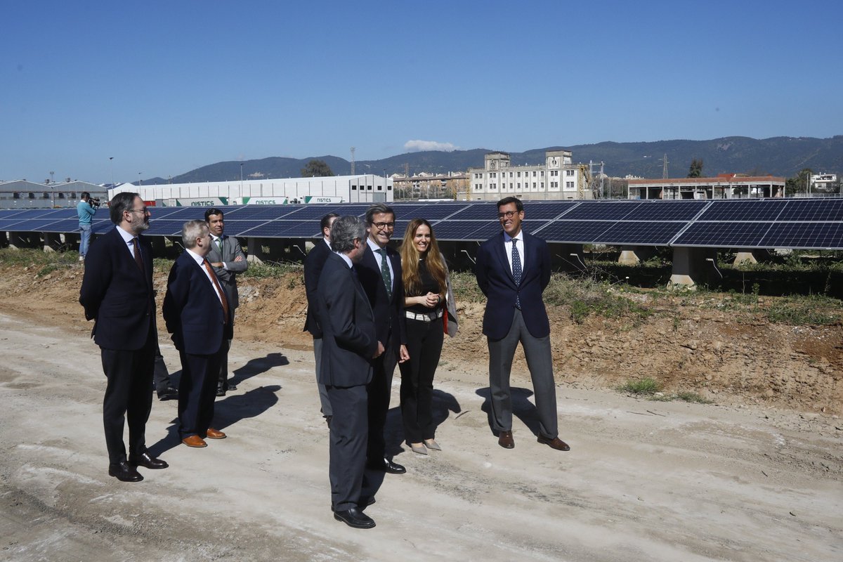 Jorge Paradela (@paradelajsr) on Twitter photo La #industria andaluza invierte para ser más eficiente y consumir menos energía. <a href="/CUNEXTcopper/">CUNEXT COPPER</a> inaugura hoy su planta fotovoltaica para #autoconsumo que suministrará el 20% de la electricidad que necesita. 6 M€ de inversión que desde <a href="/EnergiaAnd/">Agencia Andaluza de la Energía</a> apoyamos con una ayuda del 10%. La #industria andaluza invierte para ser más eficiente y consumir menos energía. <a href="/CUNEXTcopper/">CUNEXT COPPER</a> inaugura hoy su planta fotovoltaica para #autoconsumo que suministrará el 20% de la electricidad que necesita. 6 M€ de inversión que desde <a href="/EnergiaAnd/">Agencia Andaluza de la Energía</a> apoyamos con una ayuda del 10%.