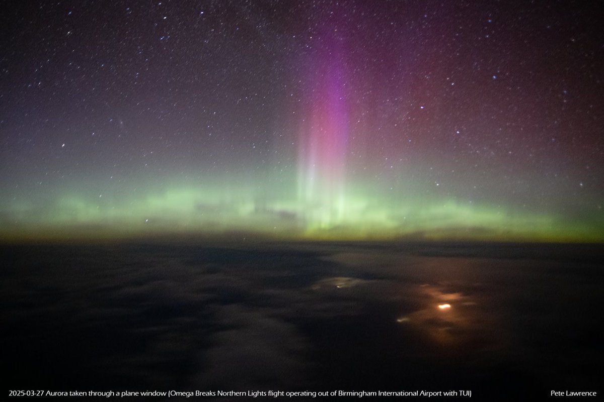 Burst of auroral activity seen on last night's Northern Lights flight operaing out of Birmingham International Airport.