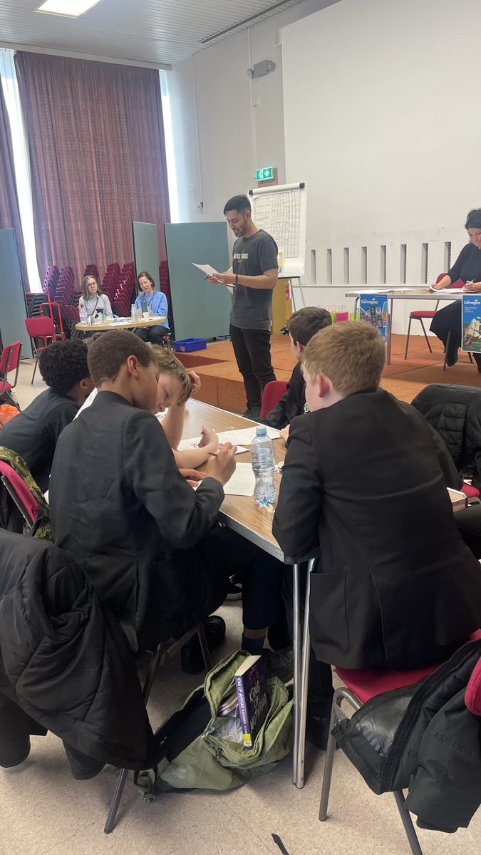 rw_school's tweet image. Recently, eight RWS 7 &amp;amp; 8 students went to Bromley Library for the Fully Booked Quiz with 7 other schools in the borough. We came third and the students also met award winning author Nathanael Lessore, who kindly signed copies of his books for them. 

🖤💚

#LearnLeadExcel