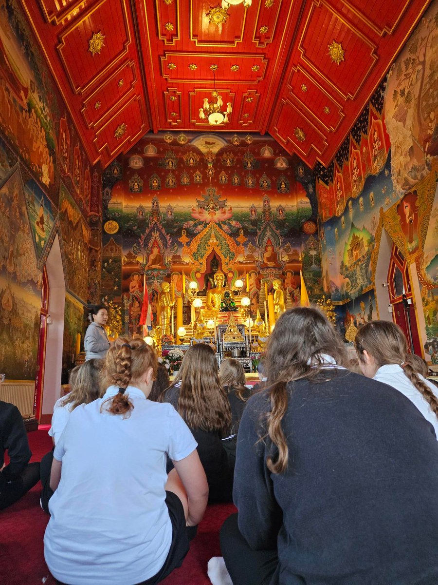 A fantastic <a href="/LimpsfieldGrang/">Limpsfield Grange</a>  Yr 8 trip to the Buddhapadipa Temple to learn about Buddhism