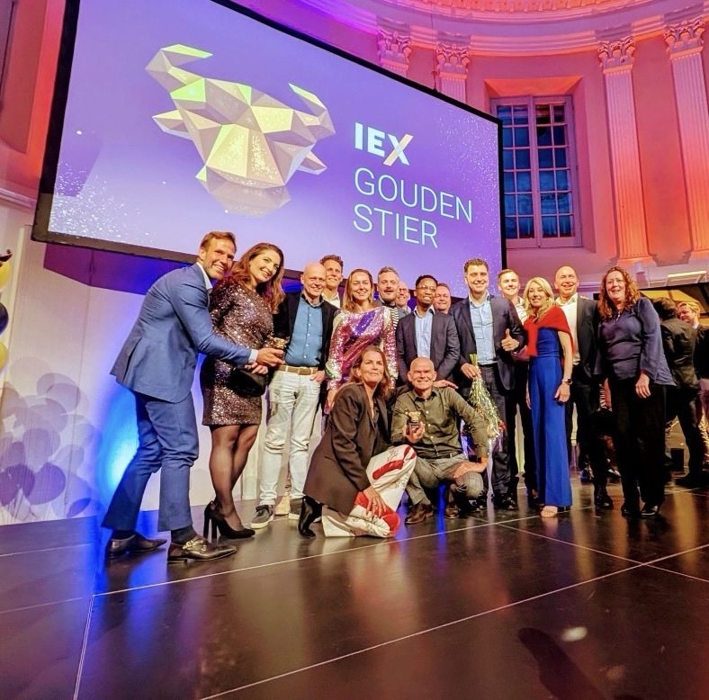 ING wint voor het eerst de award voor ‘Beste Aanbieder Duurzame Beleggingsfondsen’. En de publieksprijs ‘Beste Beleggingsinstelling van het Jaar’. We zijn trots en zien het als een groot compliment! nieuws.ing.nl/nl-NL/248416-i…