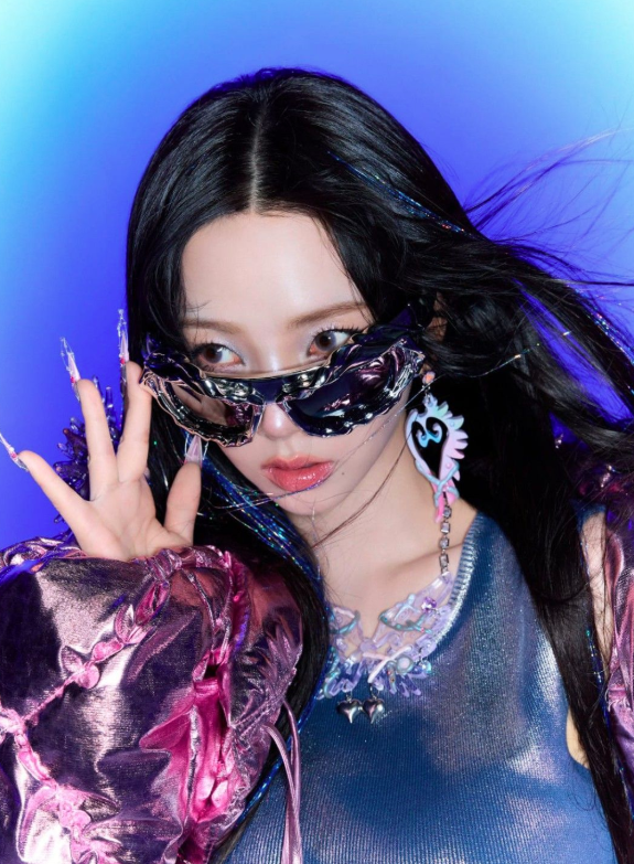 AboutMusicYT's tweet photo. Happy 25th birthday to the it-girl Karina of aespa! https://t.co/6gqJjw9EWO