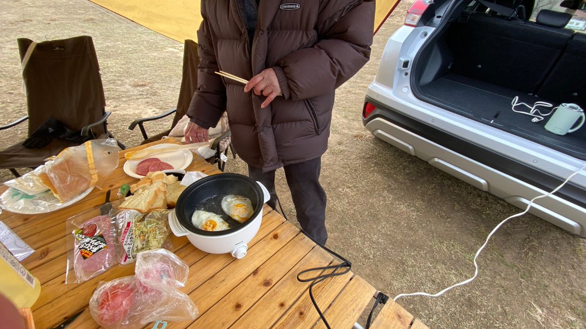 NOYAMA_OUTDOOR's tweet photo. 🔥e-Outdoort利用レポート🔥
静岡県ふもとっぱらキャンプ場で、デイキャンプ！⛰️
寒空の中、電気毛布で快適に過ごし、ホットプレートで簡単調理🍳✨
富士山を見ながら、炭の片付け不要でサクッと楽しめるキャンプができたとのこと！🔥
#eoutdoor #デイキャンプ #ふもとっぱら #キャンプ飯  #冬キャンプ https://t.co/eJ4XKgo4iM