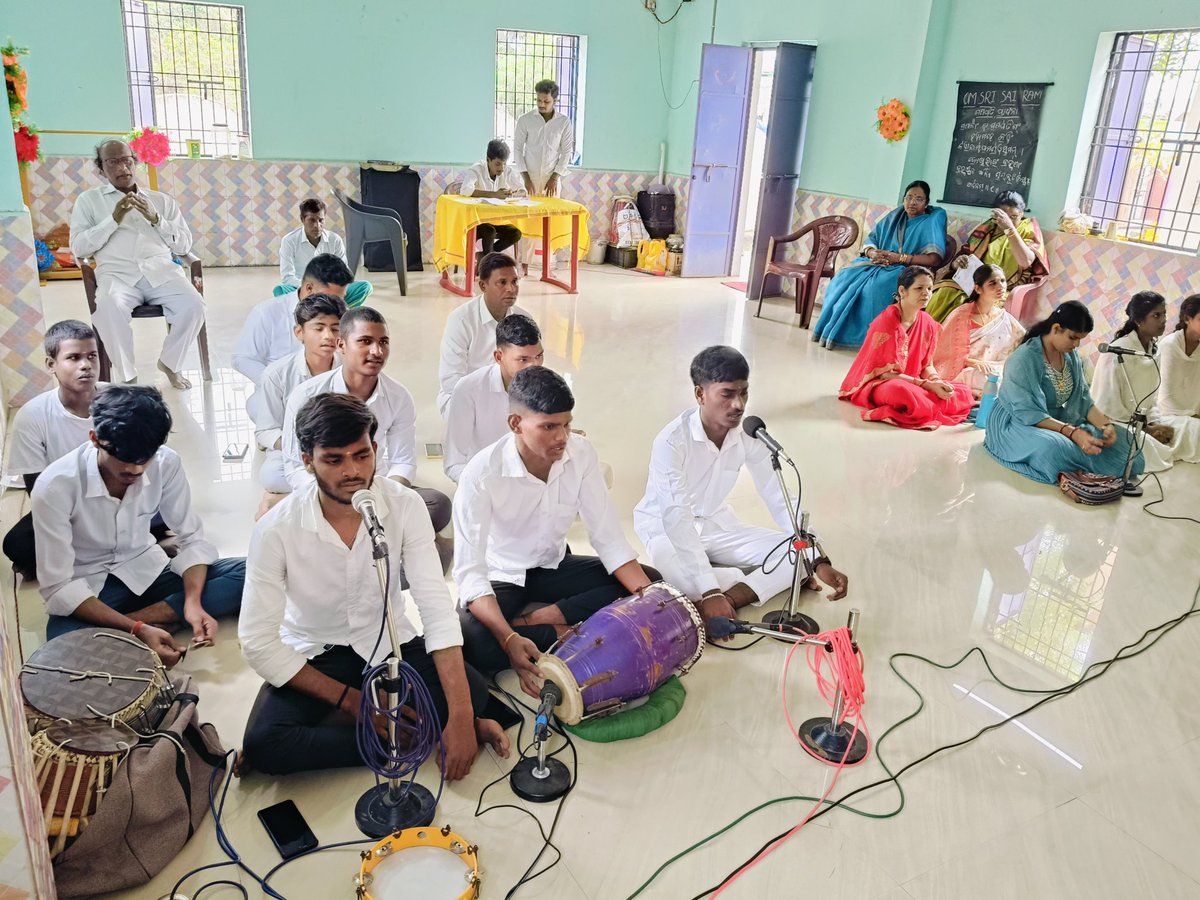 sathyasaiodisha's tweet photo. Loving Sairam..
With the blessings of Sri Sathya Sai Baba, a Samithi-level Balvikash Guru Training Program was organized at Markandi Samithi, Ganjam-1 Sai District, on 22.03.2025. A total of 17 Balvikash Gurus participated in this session.
#Gurutraining 
#Ganjam1 
-Media Team https://t.co/VQo75GqhqJ