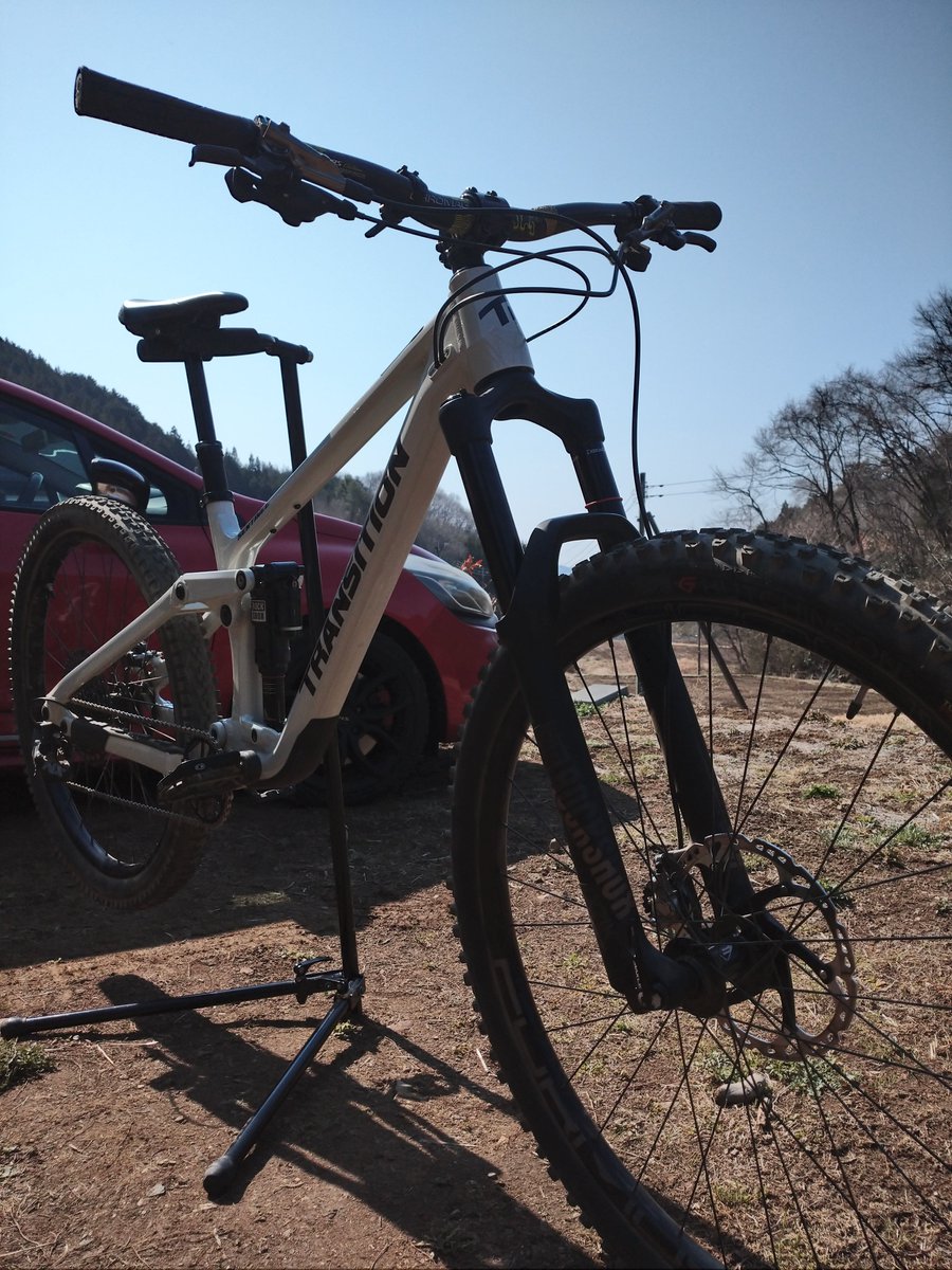 52Boggart's tweet photo. My new gear…
transition bikes…sentinel V3!!
力と 技と 風車が 廻るー(違
#transiton #MTB #sentinel #マウンテンバイク https://t.co/OebfXRz9FT