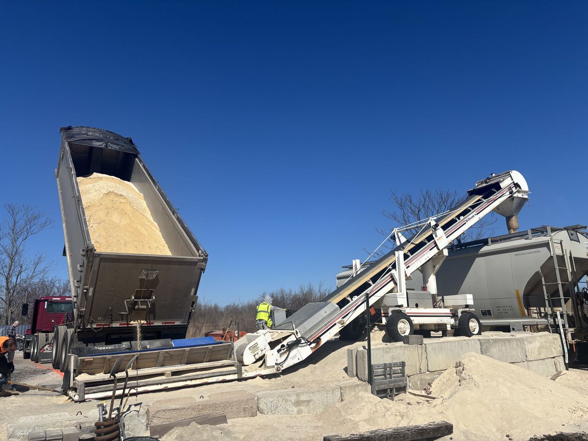Crisp, cool spring day to load Florida bound rail cars with Pro/Angle! We’re moving sand! 

We have industry’s most comprehensive and accessible distribution network…we can ship our high performance golf products reliably, quickly and at the most competitive shipping cost.