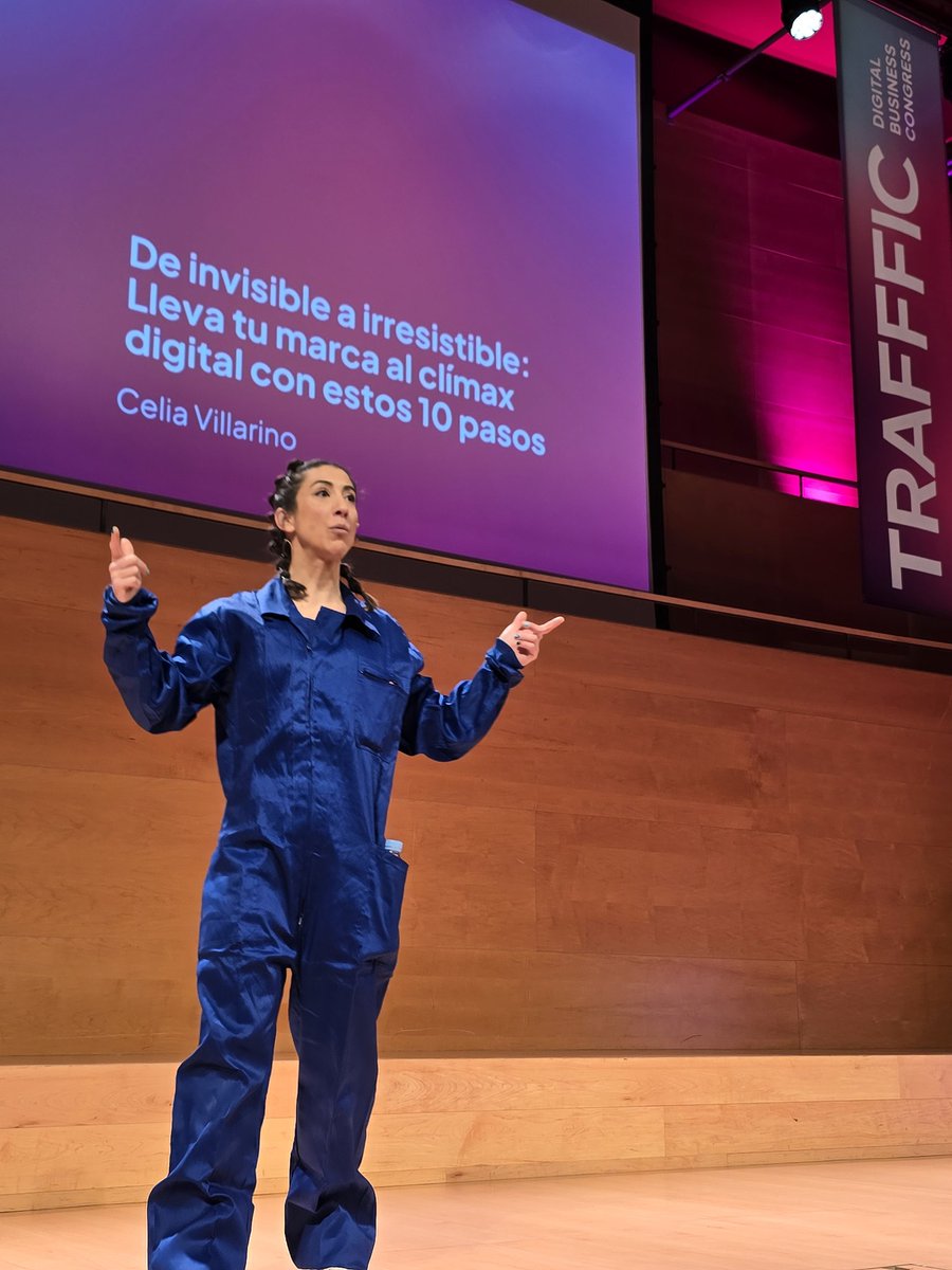 eCesarAparicio's tweet photo. Espectacular @CeliaVillarino en #trafffic25 https://t.co/Ox8W6O2TdM
