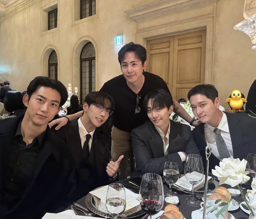 THE WORLD IS HEALINGGGGGG