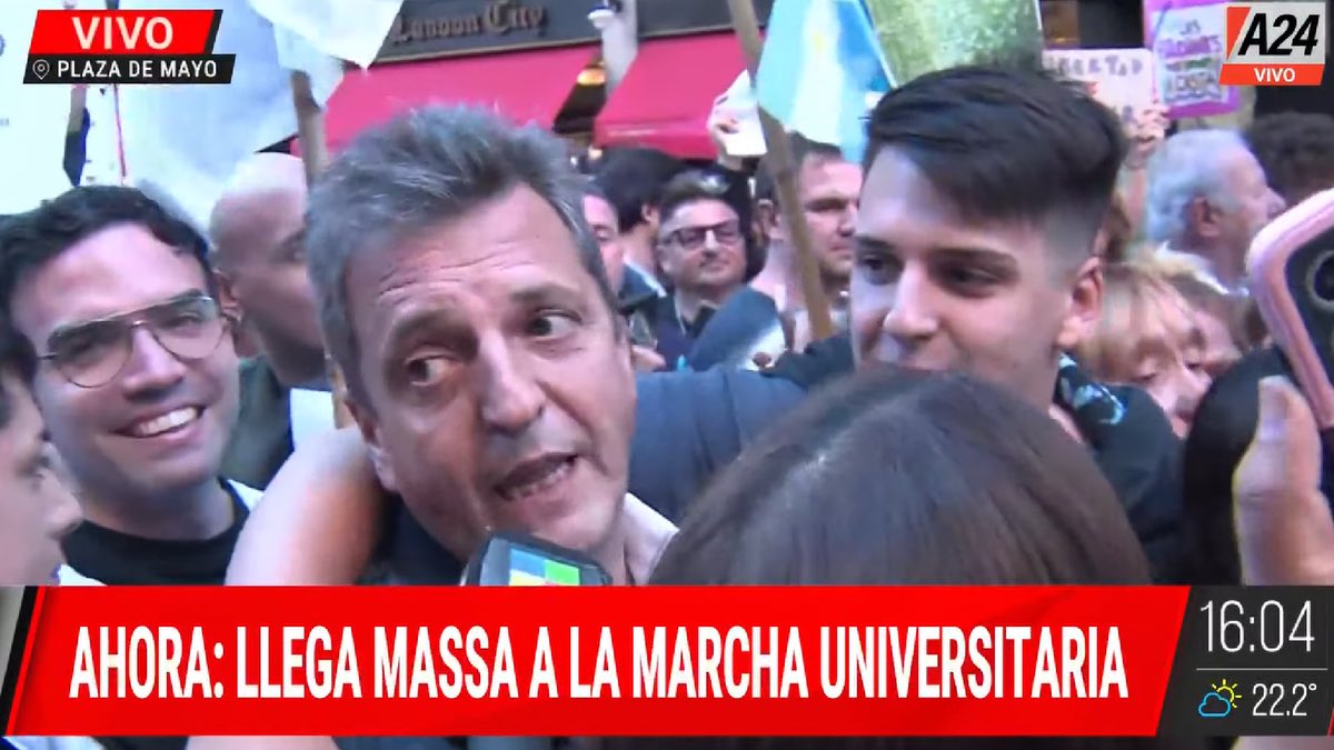 Cuando lo veas a Sergio Massa marchando, recuerda que siendo ministro de Economía le recortó a la educación mas de 70.000 mil millones de pesos.