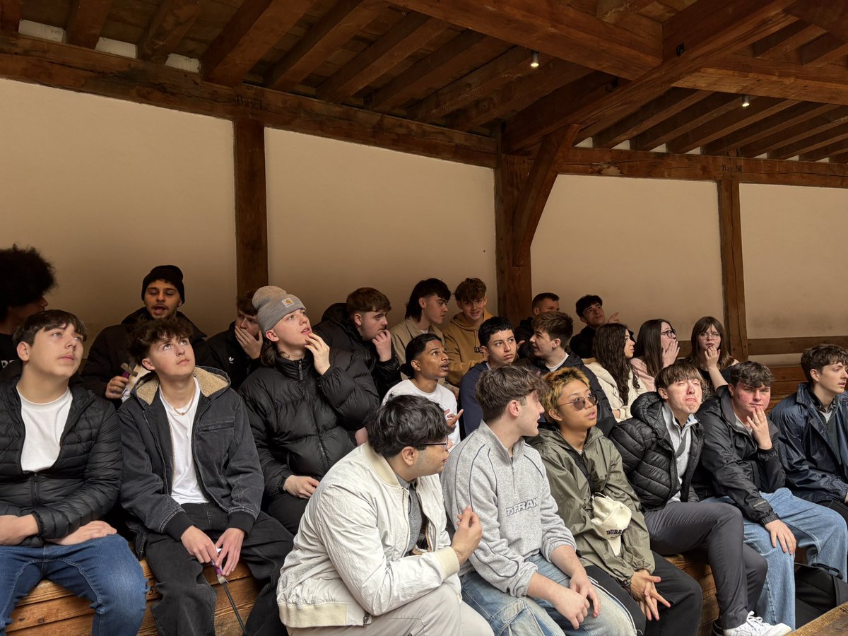 StCuthbertsEng's tweet photo. Globe-trotting part 1: our study day at @The_Globe started with a tour of Shakespeare’s Globe and discussing the theatrical implications of a round theatre exposed to the elements. 🎭 #ALevelStudyDay #LitonTour #LitinLondon #StCuthbertsFormingGreatMen @StCuthbertsCC https://t.co/qDaUj6J3ZB