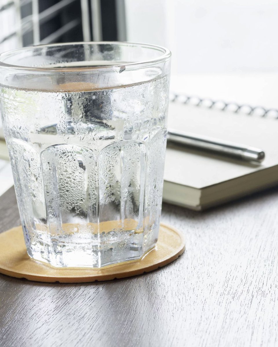 Boire suffisamment permet de penser plus clairement et de se sentir en meilleure forme. 🚀L'eau minérale naturelle te permet de garder le focus. 💧 Découvre ici des conseils simples pour réussir à boire suffisamment avec un peu de discipline.

natuerliches-mineralwasser.ch/fr/boire-suffi…