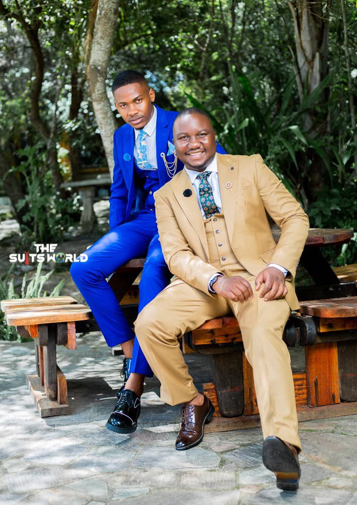 The_Suits_World's tweet photo. Who needs a fashion show when you're bringing the heat in our 💲4️⃣0️⃣ 3-piece❓Thanks for the stylish demonstration❣️
#Moojaya #3pieceplainsuits #Zimcelebs #NAMA #Awards #Shadaya #Shugeta # #VoltzJt #Chitungwiza #Oriyano #MasterH #BrandAmbassador #Trending #ZimBo #Ryanesu https://t.co/o8MESf0kS9