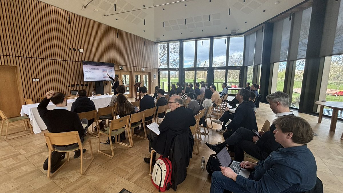Now, Linda Goldberg (FRBNY) delivers the conference keynote lecture, “The Risk Sensitivity of Global Liquidity Flows: Heterogeneity, Recent Evolution and Drivers” #glocobank #banking #payments