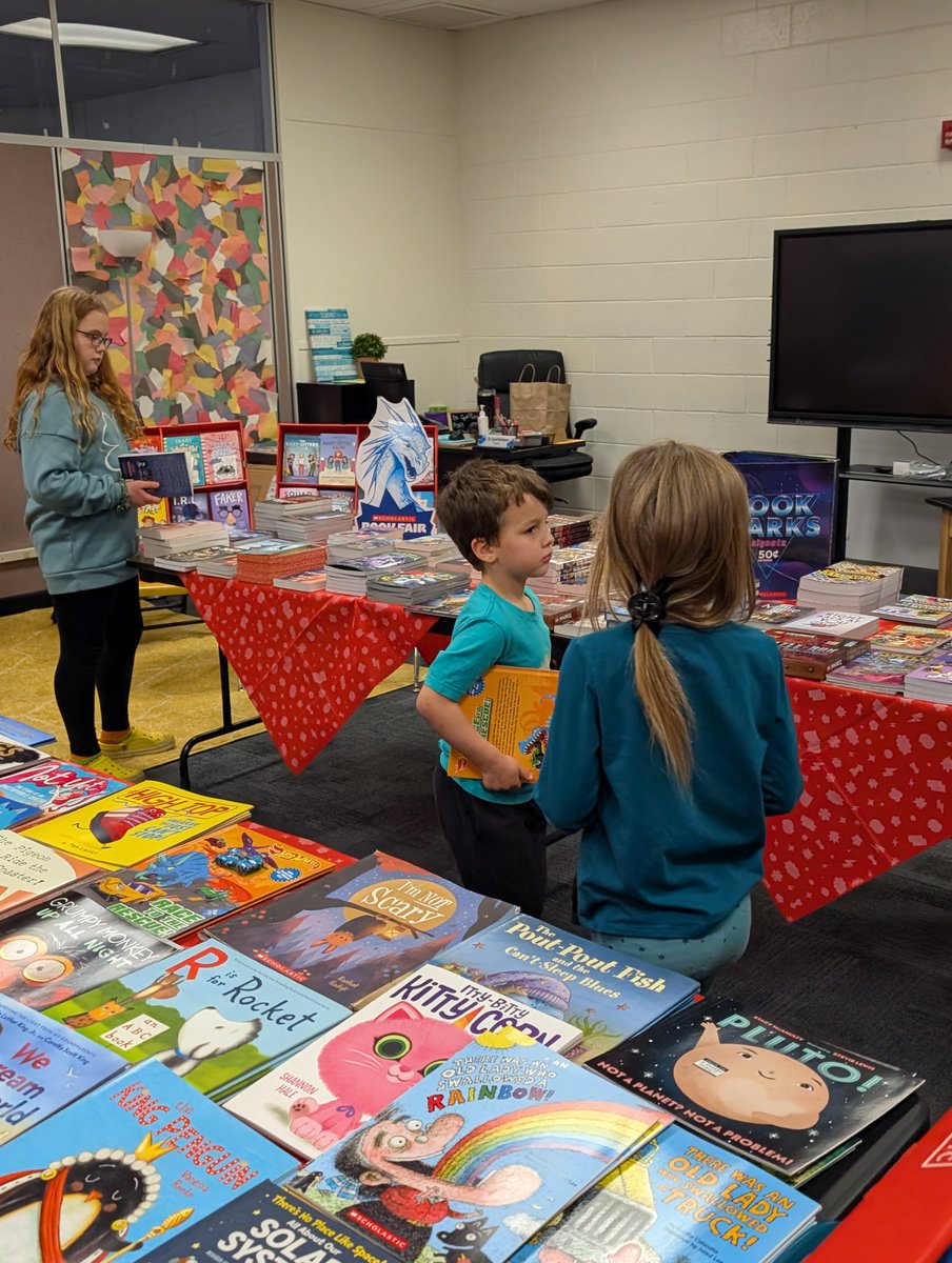 RVAOwls's tweet photo. Hoot Hoot! 🦉 Check out RVA's Inaugural Scholastic Book Fair &amp; Family Event! 📚 Don’t miss out—grab some books and enjoy your Spring Break! 🌸 #SpringBreakFun #BookFair #FamilyEvent https://t.co/kfeCT3HVz4