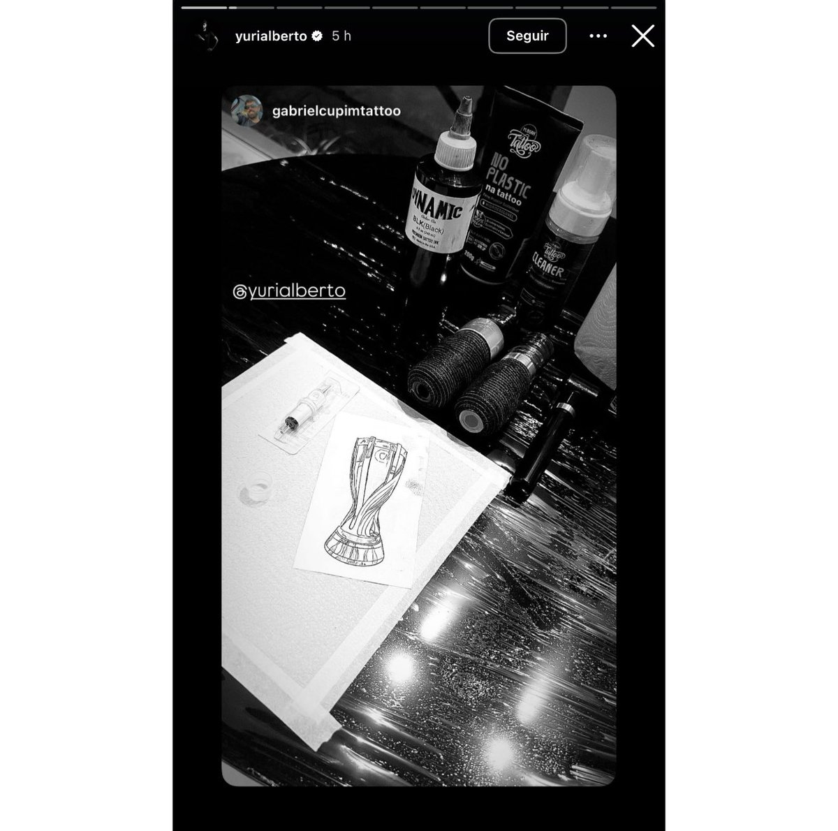 futebol_info's tweet image. Yuri Alberto, do Corinthians, vai tatuar a taça do Paulistão 2025.

📸 Divulgação