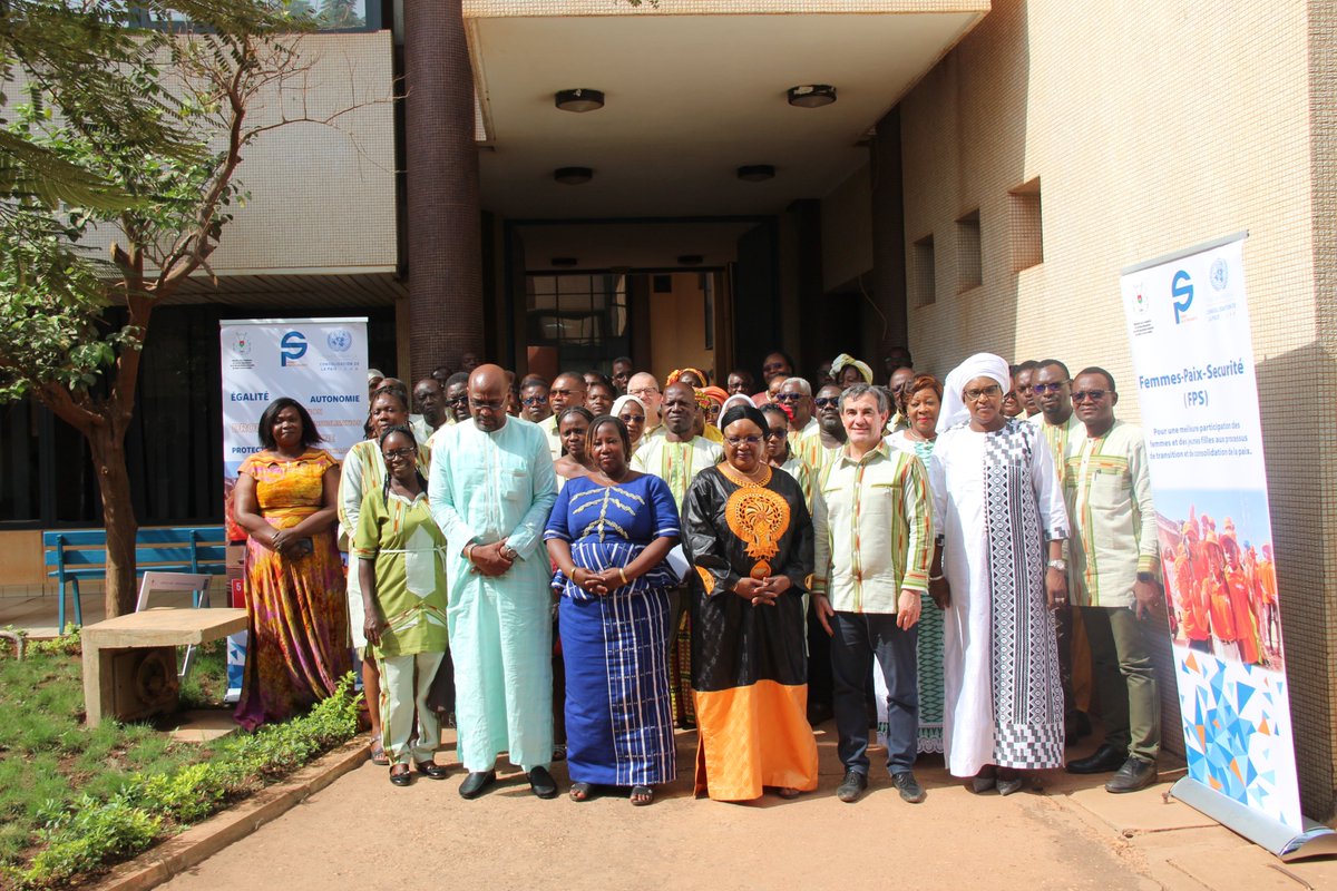 Coopération suisse au Burkina Faso (@ddcburkinafaso) on Twitter photo Le personnel de <a href="/DDCBurkinaFaso/">Coopération suisse au Burkina Faso</a> se rend au <a href="/onubf/">ONU Burkina Faso</a> pour échanger sur l’Agenda #FemmesPaixSécurité et les défis liés à sa mise en œuvre au #BurkinaFaso. Des discussions essentielles pour renforcer l’inclusion des femmes dans les processus de paix.
<a href="/SwissDevCoop/">Swiss Development and Cooperation</a>
<a href="/PNUD_BFA/">Le PNUD au Burkina Faso 🇧🇫</a> Le personnel de <a href="/DDCBurkinaFaso/">Coopération suisse au Burkina Faso</a> se rend au <a href="/onubf/">ONU Burkina Faso</a> pour échanger sur l’Agenda #FemmesPaixSécurité et les défis liés à sa mise en œuvre au #BurkinaFaso. Des discussions essentielles pour renforcer l’inclusion des femmes dans les processus de paix.
<a href="/SwissDevCoop/">Swiss Development and Cooperation</a>
<a href="/PNUD_BFA/">Le PNUD au Burkina Faso 🇧🇫</a>