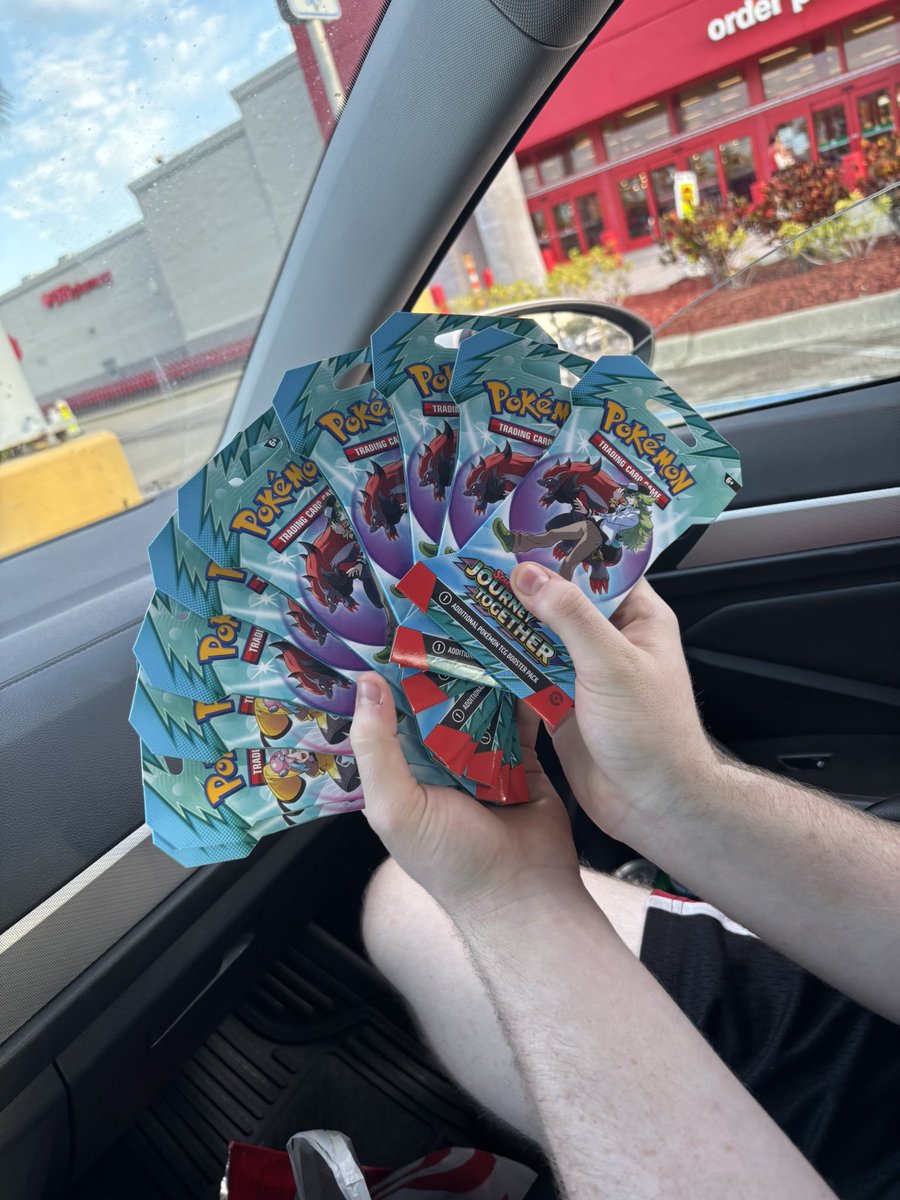 plsewidth's tweet photo. @PokemonTCGDrops Target ftw https://t.co/ZafB7xvGcg