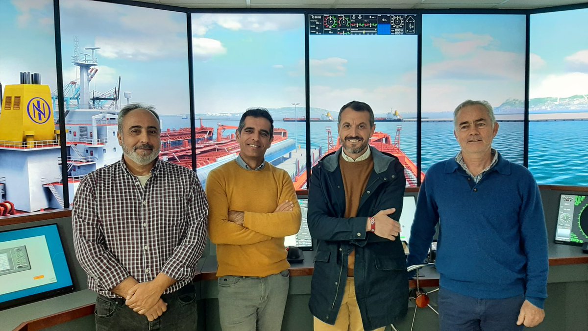 Ayer visitó el CNF #IslaCristina José Casado, consejero técnico de Seguridad Marítima y Medio Ambiente de la #DGMM en la zona Sur (Andalucía, Ceuta y Melilla). El equipo directivo del CNF le acompañó durante la misma y le mostró la nueva instalación de simuladores.
#ISM #REM
📷⬇️
