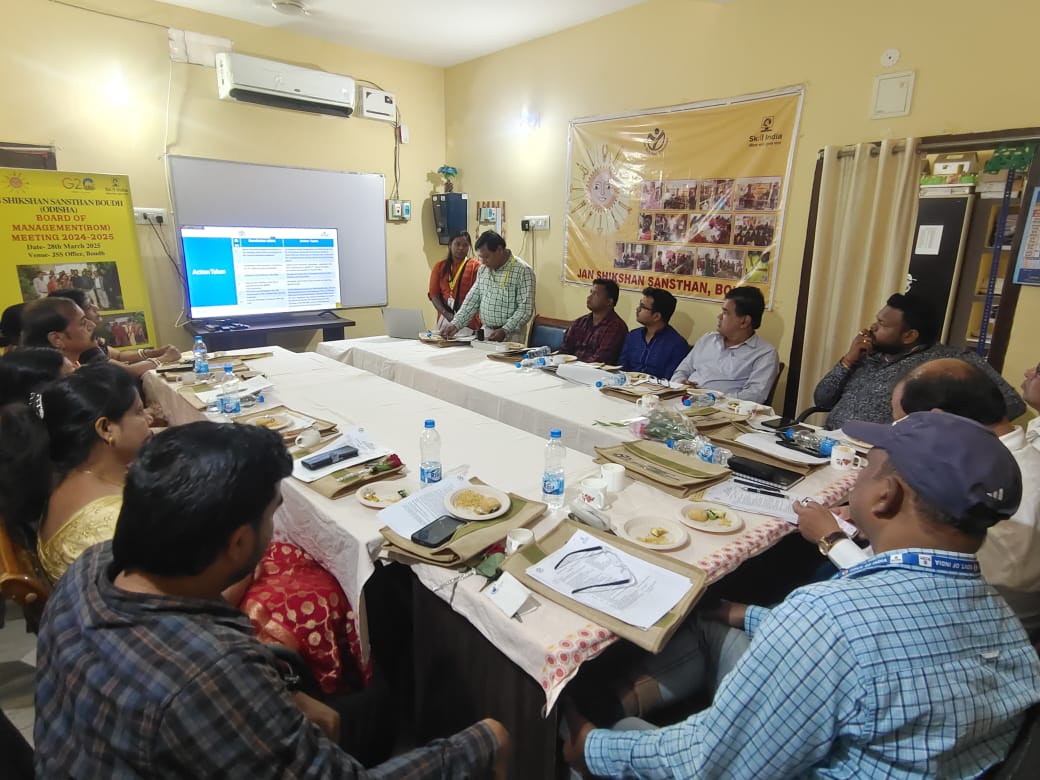 YCDAOdisha's tweet photo. 📢 8th JSS Board Meeting ✨
YCDA hosted the 8th JSS Board Meeting with BoM members & the JSS project team. Key discussions focused on strategy & future plans.
💡 Strengthening impact together! 💪
#YCDA #JSSBoardMeeting #BoM #TeamWork https://t.co/5ctwSdrfmy