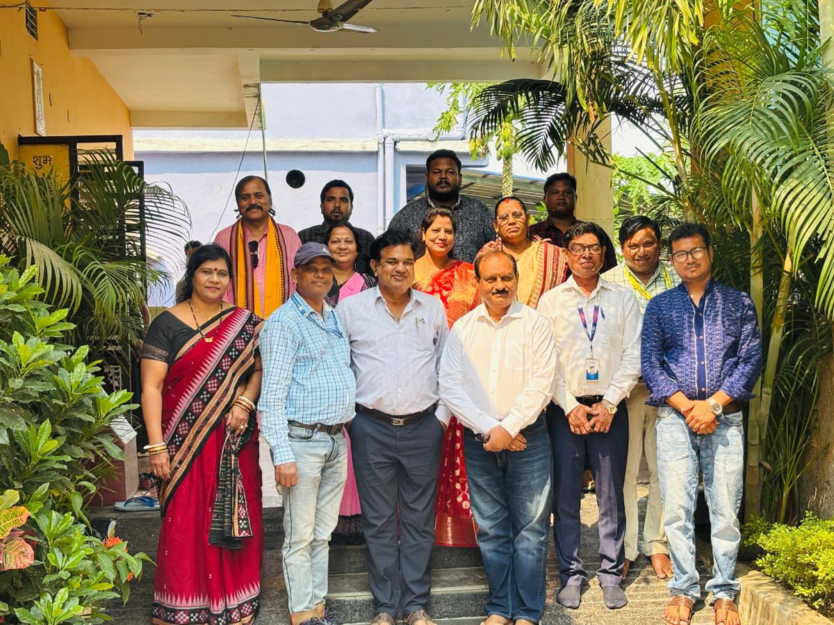 YCDAOdisha's tweet photo. 📢 8th JSS Board Meeting ✨
YCDA hosted the 8th JSS Board Meeting with BoM members & the JSS project team. Key discussions focused on strategy & future plans.
💡 Strengthening impact together! 💪
#YCDA #JSSBoardMeeting #BoM #TeamWork https://t.co/5ctwSdrfmy