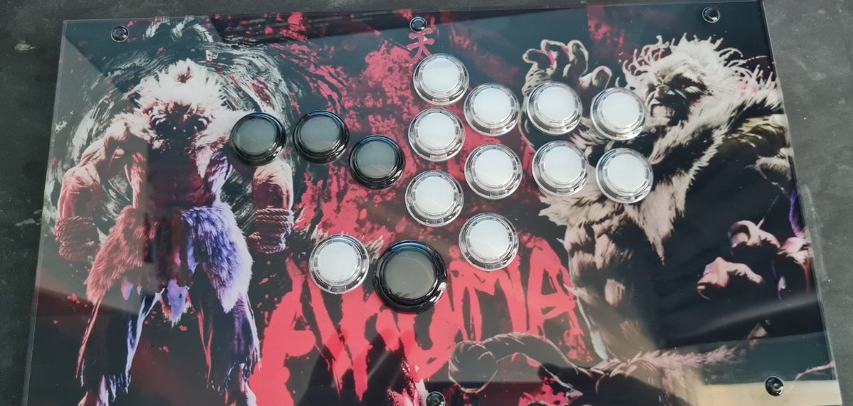 Glorith10's tweet photo. Did build my Hitbox with Mechanical buttons and the akuma design, how u like it? https://t.co/7PSKhL0s54