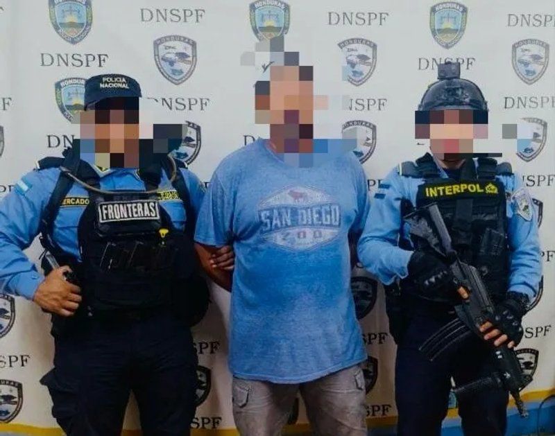 Un guatemalteco fue capturado en Honduras por la Interpol, ya que cuenta con orden de extradición a El Salvador ... Leer más en: radiovictoriagt.com/?p=35730