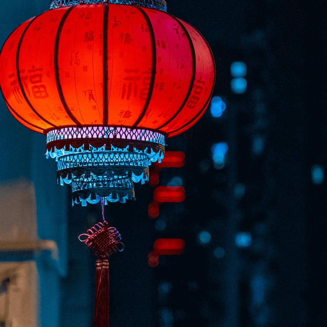 Mandarin ranks as the world's most spoken native language (about 1 billion speakers). Its character-based writing and four tones create a rich #linguistic landscape where some syllables like "ma" can have different meanings depending on pronunciation. 
#Mandarin #Chinese