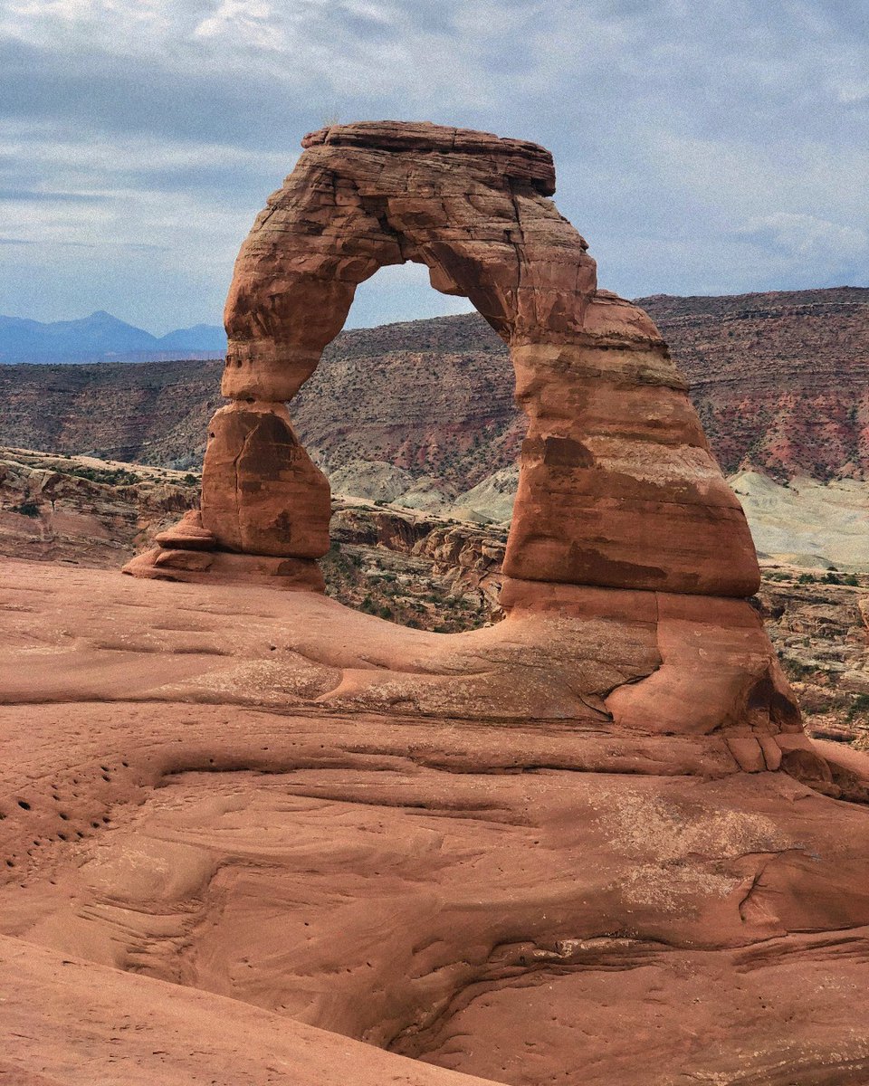Tripadvisor's tweet photo. Oh, so THAT'S why it's called Arches National Park (just kidding, I knew) https://t.co/EqOdKajeJw https://t.co/XsST3rShGJ