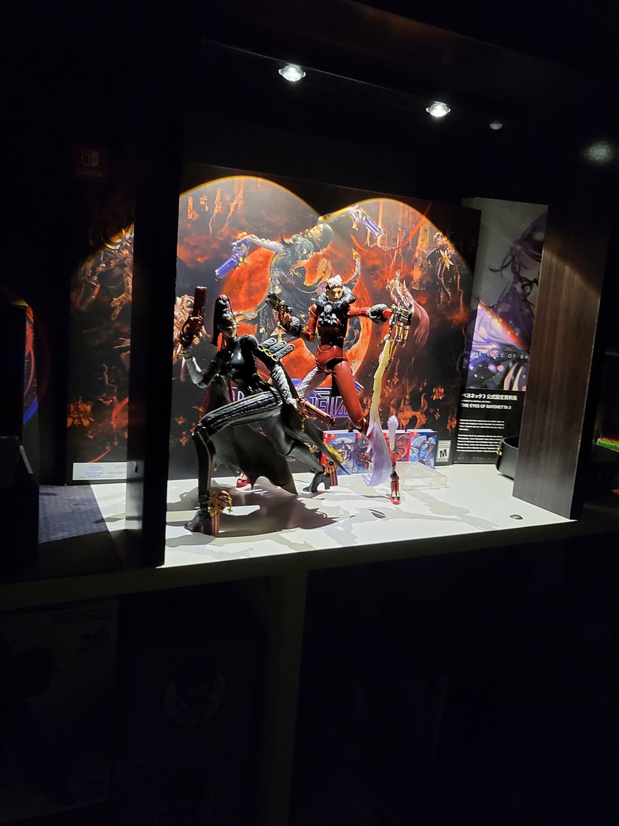 There was a huge earthquake today🫨 It was so strong that my house shook and now I still feel dizzy after the earthquake.  but lucky my Bayonetta shelf was still safe🥹