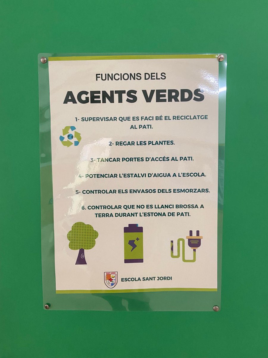 EscSantJordi's tweet photo. QUÈ FEM A L ' ESCOLA?
Una de les actuacions derivades del #conselldelsinfants a la consulta: Com podem fer que el nostre pati sigui un lloc on tothom se senti bé?, és la creació del grup d' #agentsverds amb alumnat de 4t com a responsable.
@educaciocat @elic_ebre https://t.co/Uv6l2XK6sb