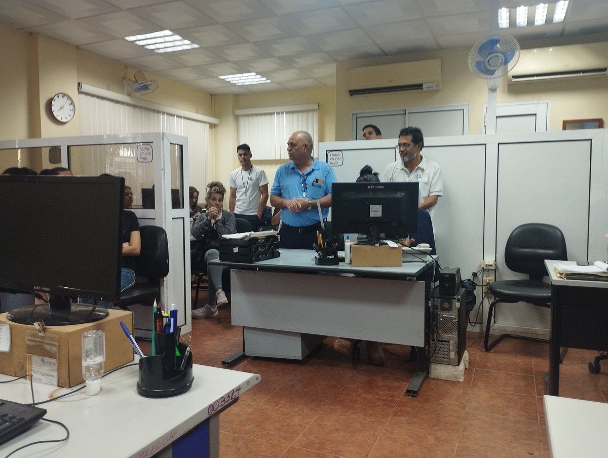 Con la presencia del Director Territorial de <a href="/ETECSA_Cuba/">ETECSA</a> #Artemisa comienza el matutino del Dpto. Comercial.