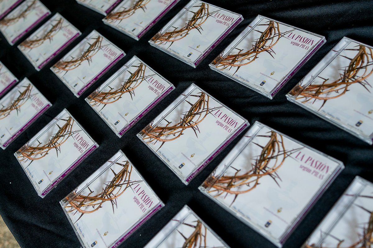 🟣 El martes recibimos la visita del presidente de la <a href="/bandasfpilas/">Sociedad Filarmónica de Pilas</a> 🎶, Antonio Jesús Reyes, y de su director musical, Juan Luis Monsalves.

💿 La formación ha estrenado recientemente su nuevo disco, "La Pasión según Pilas".

✅ #SSanta7TV #LaPasionNoAcaba