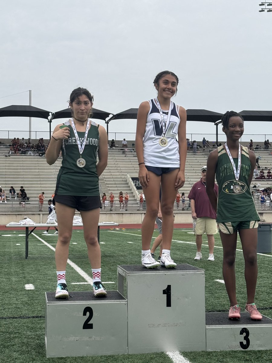 CMSLadyColt_Ath's tweet image. What a great track season full of PRs, District Champions and Medalists, and even a few school records broken! Proud of all our athletes for competing this season! @HumbleISD_CMS