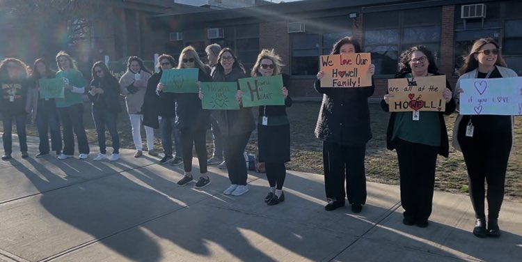 We love our H💚well family! #happeningathowell 💚🦉✏️📚