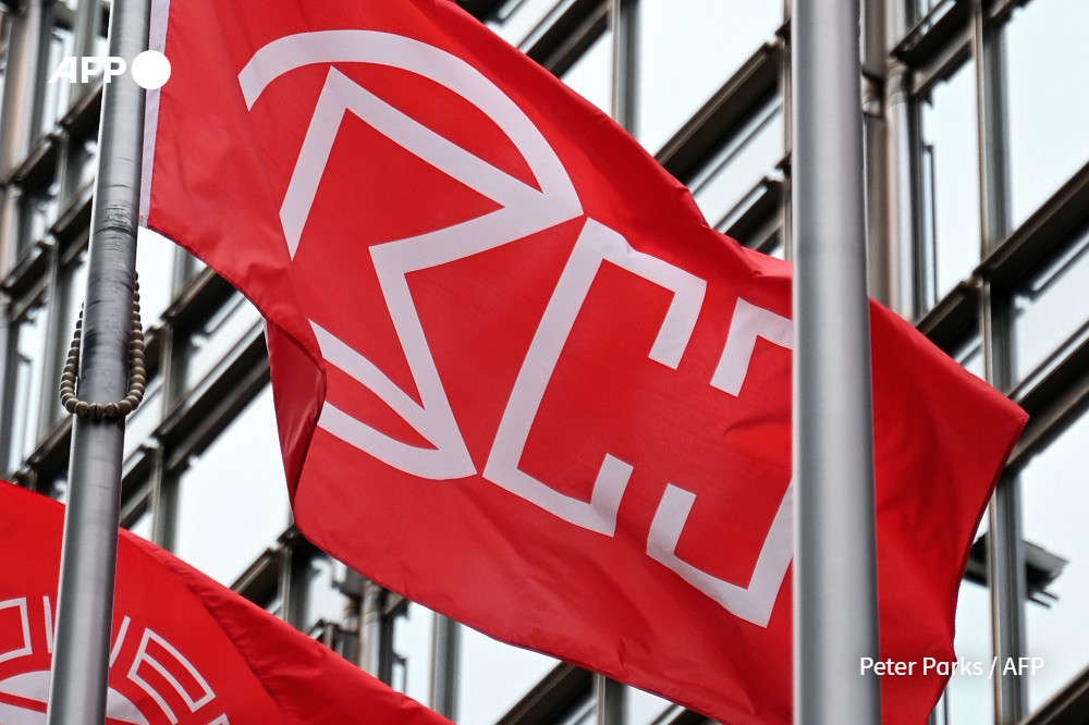 Holmes Chan (@holmeschan_) on Twitter photo China's market regulator said it will review Hong Kong conglomerate CK Hutchison's sale of Panama Canal ports to a US-led consortium, the Beijing-backed Ta Kung Pao newspaper in Hong Kong reported.
<a href="/AFP/">AFP News Agency</a> story: u.afp.com/SiGw China's market regulator said it will review Hong Kong conglomerate CK Hutchison's sale of Panama Canal ports to a US-led consortium, the Beijing-backed Ta Kung Pao newspaper in Hong Kong reported.
<a href="/AFP/">AFP News Agency</a> story: u.afp.com/SiGw
