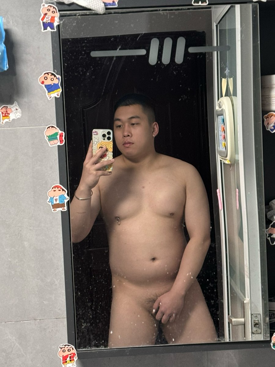 小小的也很可爱 一手握住