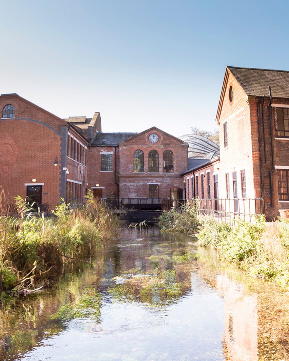 homeofbombay's tweet image. POV: You've found your happy place. Hint: it's at Bombay Sapphire Distillery

#BombaySapphire #Distillery #GinDistillery #HomeOfBombay #Gin #LaverstokeMill #Hampshire #VisitHampshire
