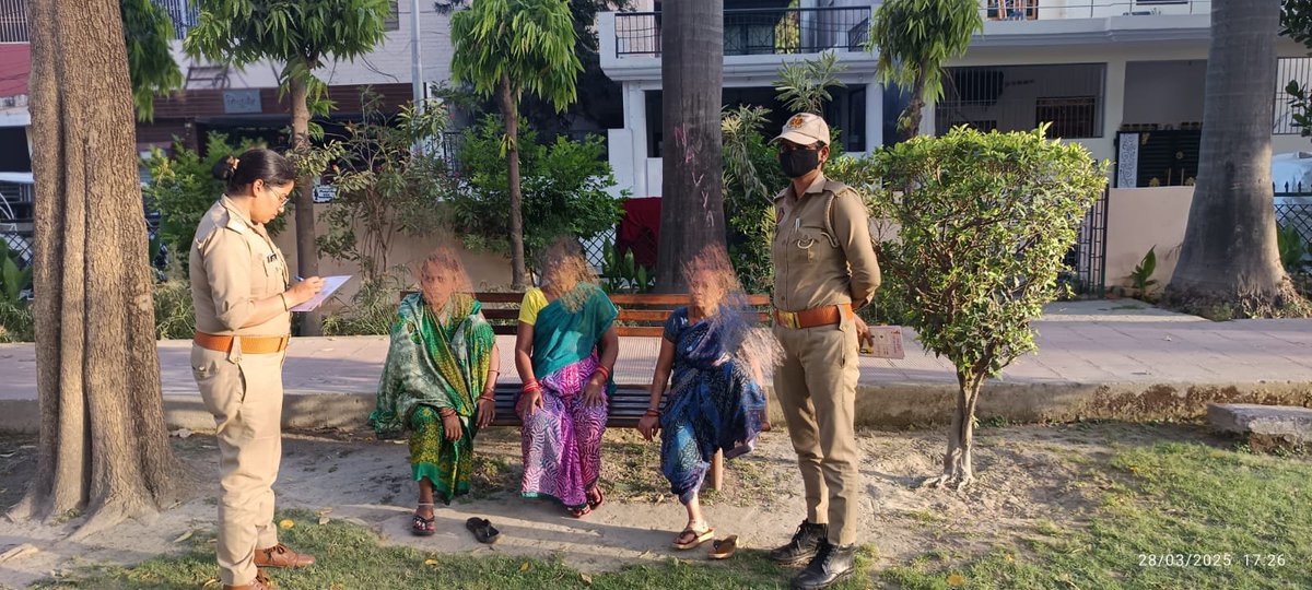 DCP WOMEN CRIME LUCKNOW (@dcp_cawas) on Twitter photo #DCP_CAW рдХреЗ рдирд┐рд░реНрджреЗрд╢рди рдореЗрдВ рдЖрдЬ рджрд┐рдирд╛рдВрдХ 28.03.25 рдХреЛ рдерд╛рдирд╛ рдмрд╛рдЬрд╛рд░рдЦрд╛рд▓рд╛ рджреНрд╡рд╛рд░рд╛ рддрд┐рдХреЛрдиреА рдкрд╛рд░реНрдХ рдорд╛рд▓рд╡реАрдп рдирдЧрд░ рдореЗ рдПрдВрдЯреАрд░реЛрдорд┐рдпреЛ рдЯреАрдо рдХреЗ рджреНрд╡рд╛рд░рд╛ рдХреНрд╖реЗрддреНрд░ рдореЗрдВ рдЬрд╛рдХрд░ рдорд╣рд┐рд▓рд╛рдУрдВ/рдмрд▓рд┐рдХрд╛рдУрдВ рдХреЛ рд╕рд╛рдЗрдмрд░ рдЕрдкрд░рд╛рдз,рдорд┐рд╢рдирд╢рдХреНрддрд┐ рд╣реЗрд▓реНрдк рдбреЗрд╕реНрдХ 1090,112,1076 рдЖрджрд┐ рд╣реЗрд▓реНрдкрд▓рд╛рдЗрди рдирдореНрдмрд░реЛрдВ рдХреЛ рдЬрд╛рдЧрд░реВрдХ рдХрд┐рдпрд╛ рдЧрдпрд╛ред<a href="/ANINewsUP/">ANI UP/Uttarakhand</a>
#MissionShakti5 #DCP_CAW рдХреЗ рдирд┐рд░реНрджреЗрд╢рди рдореЗрдВ рдЖрдЬ рджрд┐рдирд╛рдВрдХ 28.03.25 рдХреЛ рдерд╛рдирд╛ рдмрд╛рдЬрд╛рд░рдЦрд╛рд▓рд╛ рджреНрд╡рд╛рд░рд╛ рддрд┐рдХреЛрдиреА рдкрд╛рд░реНрдХ рдорд╛рд▓рд╡реАрдп рдирдЧрд░ рдореЗ рдПрдВрдЯреАрд░реЛрдорд┐рдпреЛ рдЯреАрдо рдХреЗ рджреНрд╡рд╛рд░рд╛ рдХреНрд╖реЗрддреНрд░ рдореЗрдВ рдЬрд╛рдХрд░ рдорд╣рд┐рд▓рд╛рдУрдВ/рдмрд▓рд┐рдХрд╛рдУрдВ рдХреЛ рд╕рд╛рдЗрдмрд░ рдЕрдкрд░рд╛рдз,рдорд┐рд╢рдирд╢рдХреНрддрд┐ рд╣реЗрд▓реНрдк рдбреЗрд╕реНрдХ 1090,112,1076 рдЖрджрд┐ рд╣реЗрд▓реНрдкрд▓рд╛рдЗрди рдирдореНрдмрд░реЛрдВ рдХреЛ рдЬрд╛рдЧрд░реВрдХ рдХрд┐рдпрд╛ рдЧрдпрд╛ред<a href="/ANINewsUP/">ANI UP/Uttarakhand</a>
#MissionShakti5