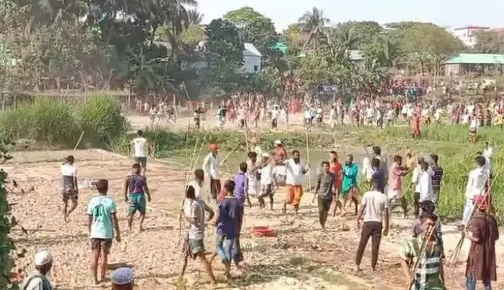 ফসলি জমিতে হাঁস ঢুকে পড়ায় দু’পক্ষের সংঘর্ষ, আহত- ২০