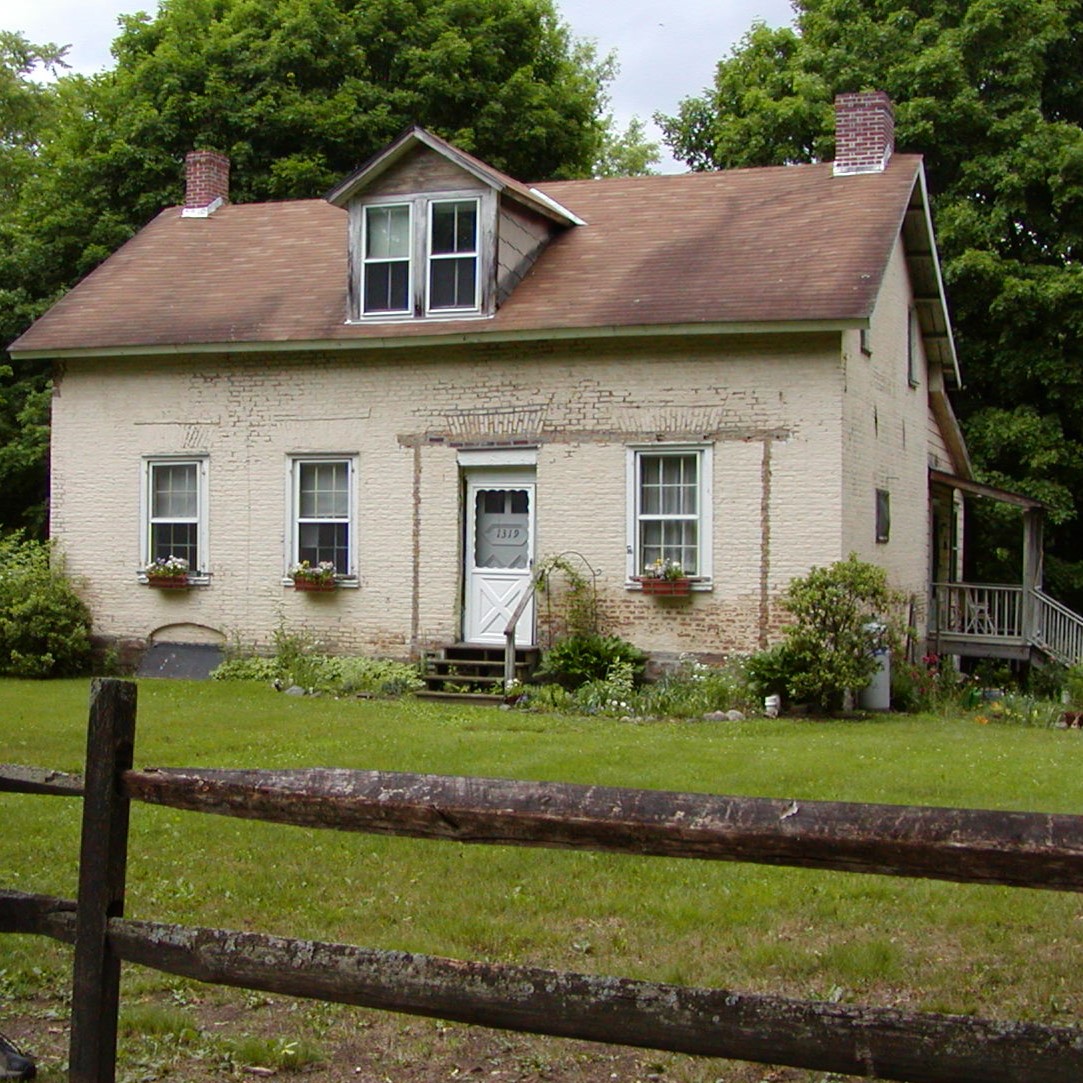 #Throwback to March 2005 in Valatie, NY! A historical marker in front of the childhood home of President Van Buren's mother Maria Hoes was dedicated, thanks to the determination of Dominck Lizzi. 

 #History #Valatie #MartinVanBuren #DutchHistory #Celebration #FlashbackFriday