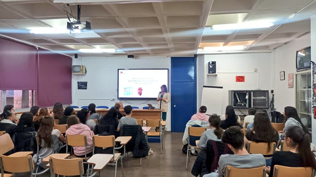 L'Institut del Cor del Germans Trias (@icorgtrias) on Twitter photo L'#iCorGermansTrias ha participat aquesta setmana en diverses sessions informatives dirigides a estudiants del Grau Mitjà en Cures Auxiliars d'Infermeria (TCAE) de l'<a href="/inslesvinyes/">Institut Les Vinyes</a>.
(1/2) L'#iCorGermansTrias ha participat aquesta setmana en diverses sessions informatives dirigides a estudiants del Grau Mitjà en Cures Auxiliars d'Infermeria (TCAE) de l'<a href="/inslesvinyes/">Institut Les Vinyes</a>.
(1/2)