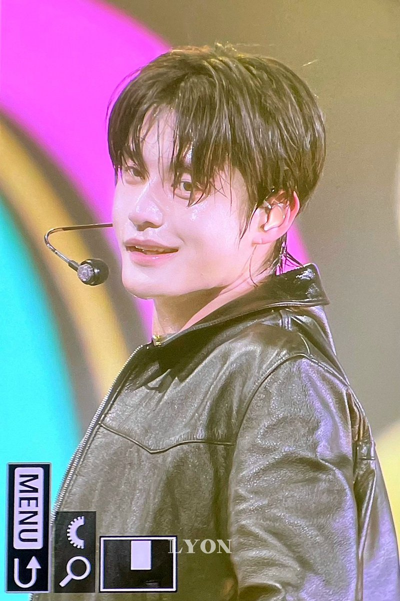 250328
#김지웅 #KIMJIWOONG #キムジウン
#ZEROBASEONE #ZB1 #제로베이스원