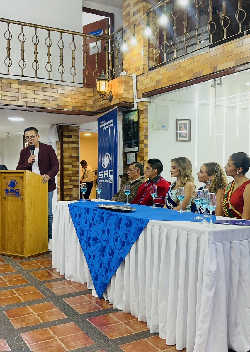 batalimentos's tweet photo. Celebramos la firma del convenio de cooperación junto a Ale Tamayo Soberana Virtual de Ambato 2025 y @horatungurahua 🤝

Este acuerdo fortalecerá nuestras acciones en favor de las familias que más lo necesitan, sumando esfuerzos desde la difusión, gestión y el compromiso social. https://t.co/B0FiZOCXCX