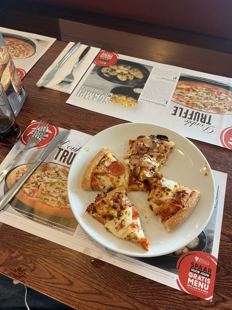In Belgium 🇧🇪 today just to eat pizza. Strange I know - because there is Pizza Hut in Belgium but not in Netherlands unfortunately!

Yes, that’s genuinely the only reason why. Making the most of it tho, a bit of exploring. No real Belgian furfriends that I have tho ^^;