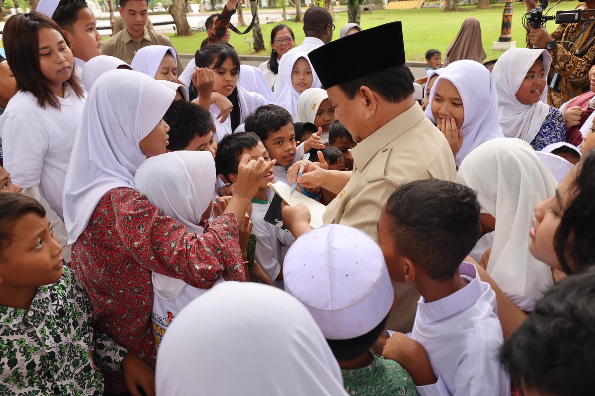 Alhamdulillah, hari ini saya bersama Kementerian Komunikasi dan Digital telah mengesahkan Peraturan Pemerintah tentang Tata Kelola Penyelenggaraan Sistem Elektronik dalam Pelindungan Anak (PP TUNAS).

Peraturan ini bertujuan untuk melindungi anak-anak dari paparan konten