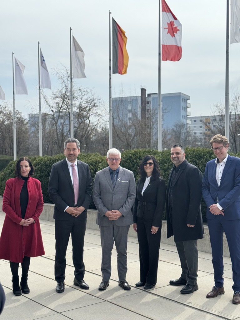 RH_EcDev's tweet image. Amazing meeting with @BMW head office in Munich. BMW Canada’s Head Office has been in @myrichmondhill for 15 years and is a valued employer. BMW is an innovative company. Just like the City of Richmond Hill, we are both #ThinkingForward