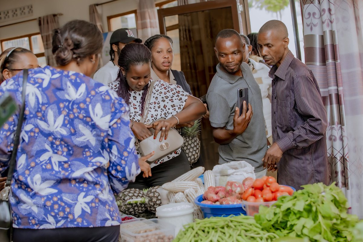 WGYB_NGO's tweet photo. 2. Women showcased their innovative solutions &sold their products, highlighting their strength &resilience in driving climate action &creating employment opportunities. Participants were inspired by &were encouraged to embark on similar initiatives of their own.
@TeddyMugabo_ https://t.co/VlLOI42vEK