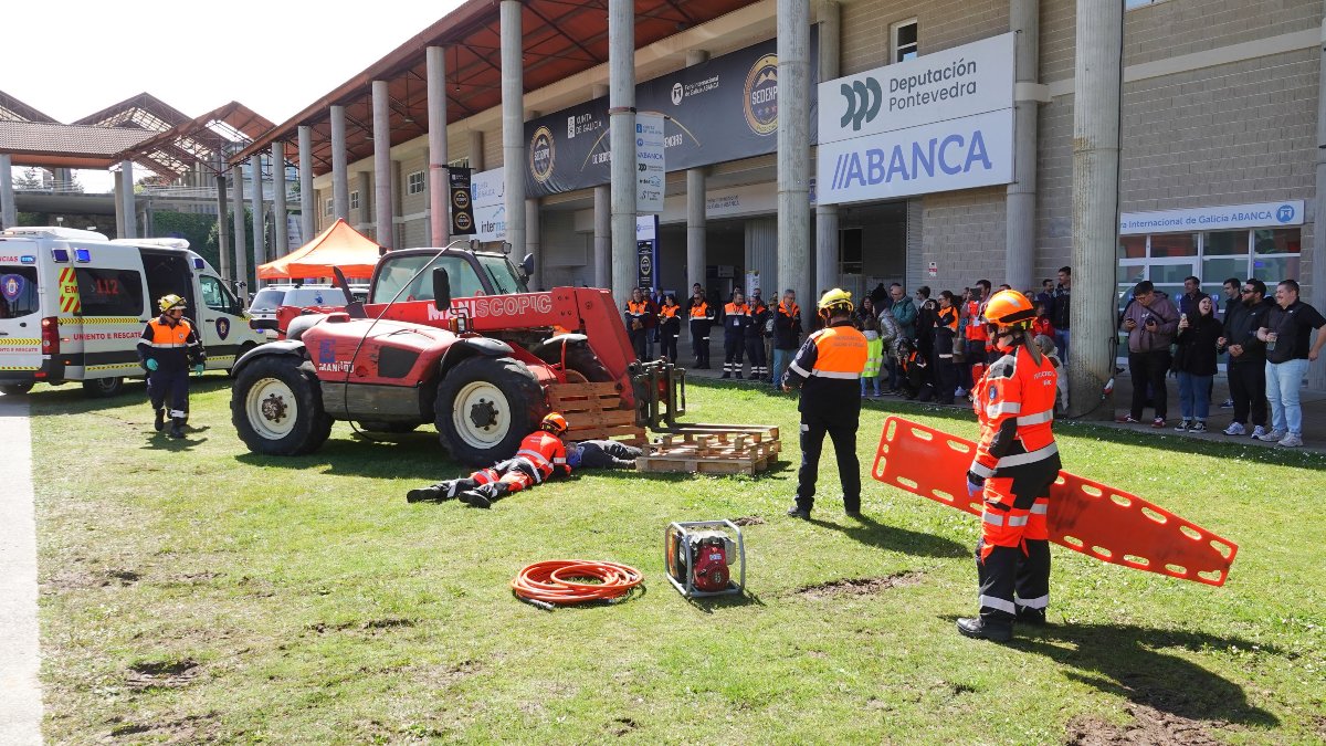 SEDEXPO (@feriasedexpo) on Twitter photo ⚙️Otro de los simulacros que clausuró #Sedexpo25 fue un ejercicio sobre las futuras capacidades de la unidad operativa de drones de la Axencia Galega de Emerxencias (Axega <a href="/112Galicia/">112 Galicia</a> ) en la búsqueda de personas desaparecidas.
🛜Simulacro multidisciplinar gestionado en PMA ⚙️Otro de los simulacros que clausuró #Sedexpo25 fue un ejercicio sobre las futuras capacidades de la unidad operativa de drones de la Axencia Galega de Emerxencias (Axega <a href="/112Galicia/">112 Galicia</a> ) en la búsqueda de personas desaparecidas.
🛜Simulacro multidisciplinar gestionado en PMA