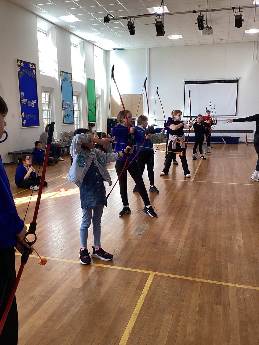 TH_Year6's tweet image. We are enjoying archery @TangHallPrimary @PathfinderMAT